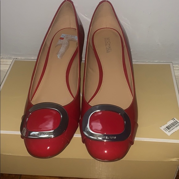 Red Pumps - Picture 1 of 2